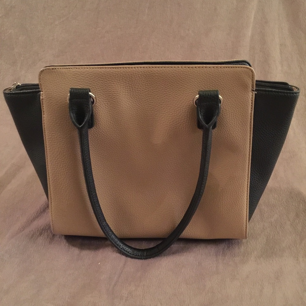 Nine West Purse - Picture 2 of 8